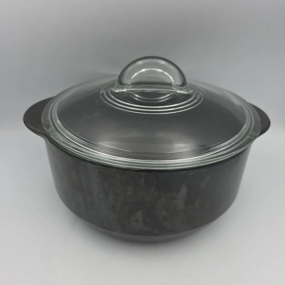 Pampered Chef Rockcrok Dutch Oven Black 4 Qt / 3.8 L with Glass Lid